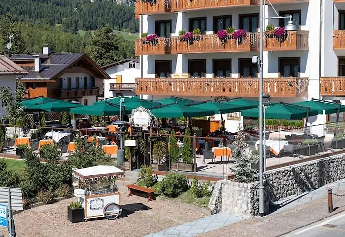 Bellevue & 4* Cortina dʼAmpezzo
