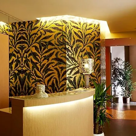 Bellevue & 4* קורטינה ד'אמפזו