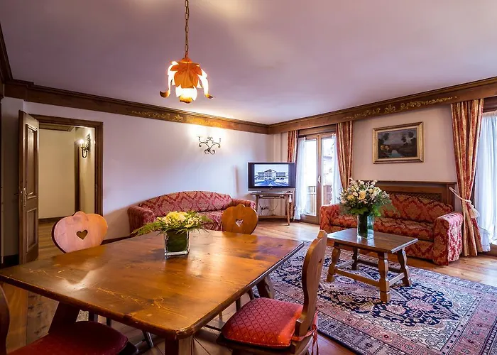 Bellevue & Κορτίνα Ντ' Αμπέτσο